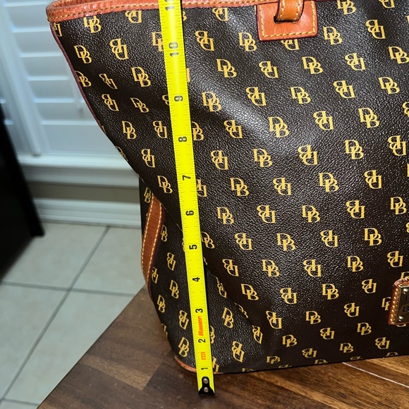 Dooney & Bourke Signature Brown Logo Leather Strap Shoulder Purse Tote - Picture 10 of 16